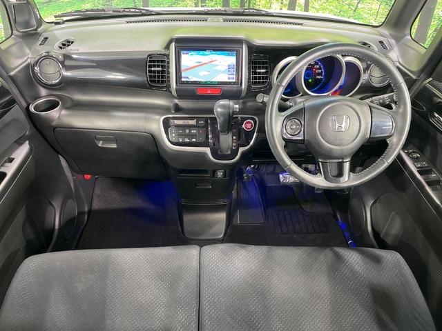 Ｎ－ＢＯＸカスタム Ｇ　ＳＳパッケージ　４ＷＤ　禁煙車　ＳＤナビ　後席モニター　両側電動スライドドア　スマートキー　ＨＩＤヘッド　オートライト　ステアリングスイッチ　オートエアコン　横滑り防止装置（2枚目）