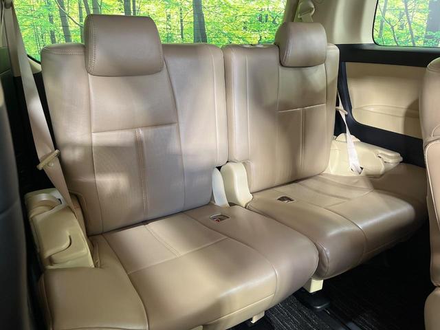 ３列目シートはもちろん状態良好☆大人でもゆったりと座って頂けますので、大人数でのお出かけもラクラクです♪ご家族で、気の知れた仲間で、ドライブに行くのが楽しみですね♪