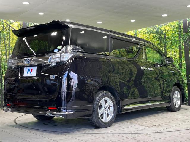 高透明度のガラス皮膜で撥水はもちろん、上質なツヤ・光沢を実現。紫外線や酸性雨から大切な愛車を保護し、色あせ・劣化を防止。「弾スプラッシュコート」、「弾プリミッサコート」からお選びいただけます。