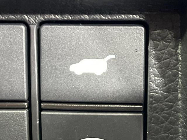 ステップワゴン スパーダ　４ＷＤ　ＳＤナビ　バックカメラ　ホンダセンシング　両側電動スライド　パワーバックドア　アダプティブクルーズ　ＬＥＤヘッド　ＥＴＣ　ドライブレコーダー　シートヒーター　Ｂｌｕｅｔｏｏｔｈ再生　禁煙車（7枚目）