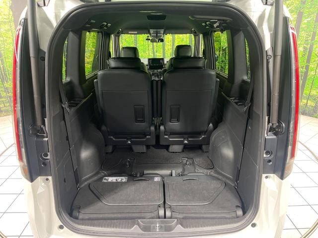 ステップワゴン スパーダ　４ＷＤ　ＳＤナビ　バックカメラ　ホンダセンシング　両側電動スライド　パワーバックドア　アダプティブクルーズ　ＬＥＤヘッド　ＥＴＣ　ドライブレコーダー　シートヒーター　Ｂｌｕｅｔｏｏｔｈ再生　禁煙車（12枚目）