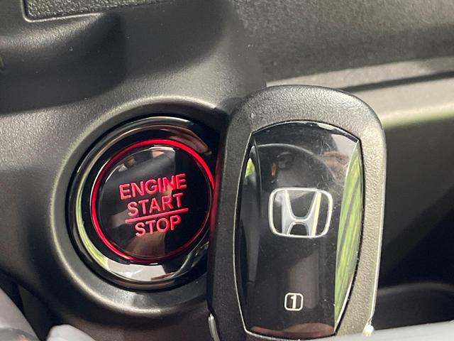 Ｎ－ＢＯＸカスタム ターボ　４ＷＤ　純正９インチナビ　バックカメラ　両側電動スライドドア　ホンダセンシング　アダプティブクルーズ　ＬＥＤヘッド　オートハイビーム　スマートキー　レーンアシスト　シートヒーター　禁煙車（8枚目）