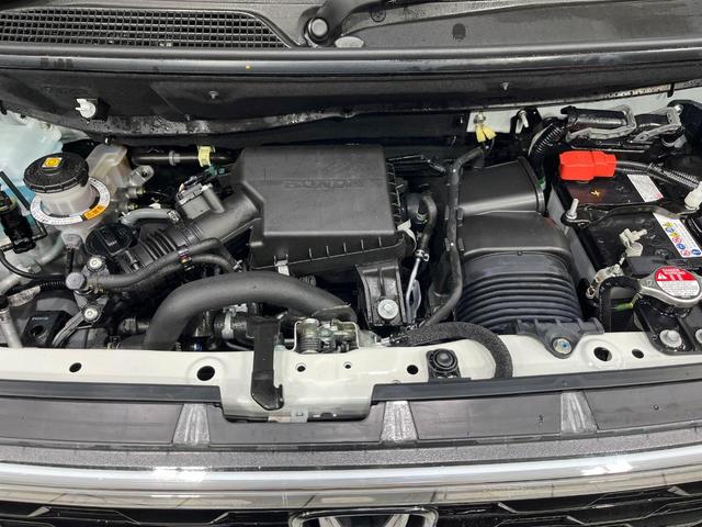 Ｎ－ＢＯＸカスタム ターボ　４ＷＤ　純正９インチナビ　バックカメラ　両側電動スライドドア　ホンダセンシング　アダプティブクルーズ　ＬＥＤヘッド　オートハイビーム　スマートキー　レーンアシスト　シートヒーター　禁煙車（19枚目）