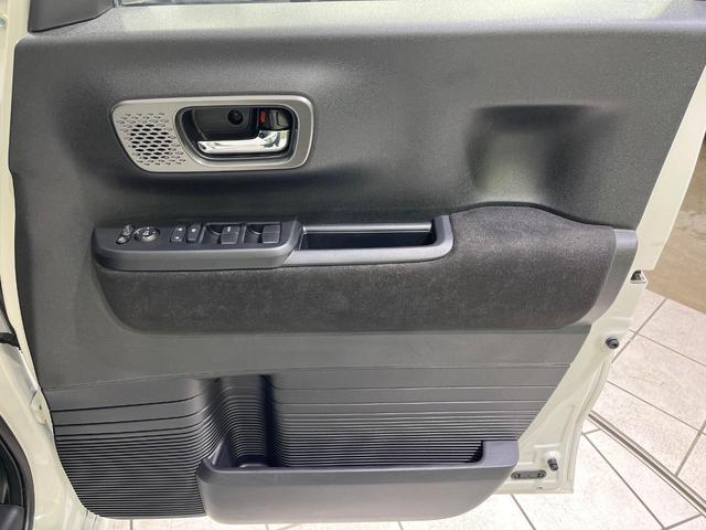 Ｎ－ＢＯＸカスタム ターボ　４ＷＤ　純正９インチナビ　バックカメラ　両側電動スライドドア　ホンダセンシング　アダプティブクルーズ　ＬＥＤヘッド　オートハイビーム　スマートキー　レーンアシスト　シートヒーター　禁煙車（32枚目）