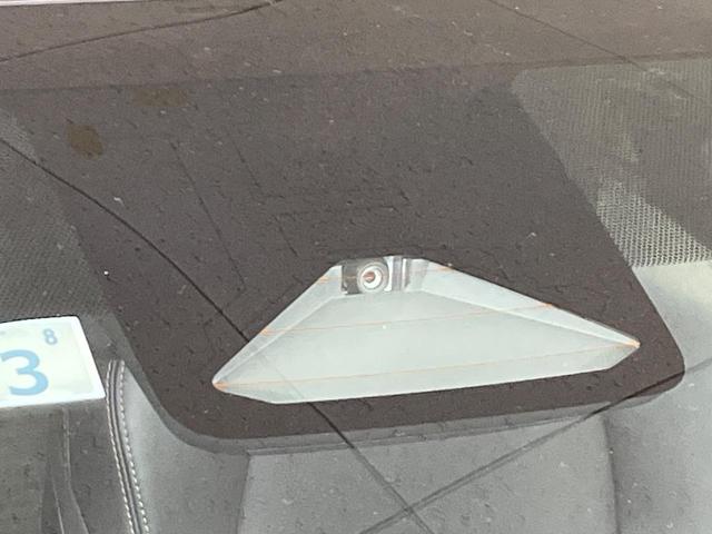 カローラツーリング ハイブリッド　ダブルバイビー　４ＷＤ　禁煙車　純正１０．５インチナビ　バックカメラ　セーフティセンス　レーダークルーズ　ＥＴＣ２．０　Ｂｌｕｅｔｏｏｔｈ再生　ＬＥＤヘッド　オートハイビーム　ステアリングスイッチ（6枚目）