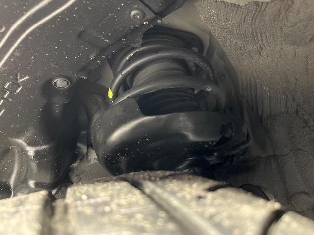 カローラツーリング ハイブリッド　ダブルバイビー　４ＷＤ　禁煙車　純正１０．５インチナビ　バックカメラ　セーフティセンス　レーダークルーズ　ＥＴＣ２．０　Ｂｌｕｅｔｏｏｔｈ再生　ＬＥＤヘッド　オートハイビーム　ステアリングスイッチ（21枚目）