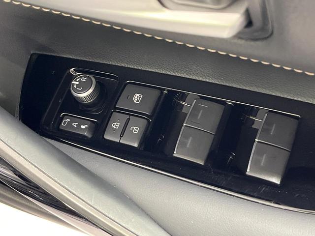 カローラツーリング ハイブリッド　ダブルバイビー　４ＷＤ　禁煙車　純正１０．５インチナビ　バックカメラ　セーフティセンス　レーダークルーズ　ＥＴＣ２．０　Ｂｌｕｅｔｏｏｔｈ再生　ＬＥＤヘッド　オートハイビーム　ステアリングスイッチ（31枚目）