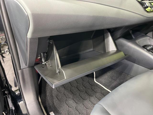 カローラツーリング ハイブリッド　ダブルバイビー　４ＷＤ　禁煙車　純正１０．５インチナビ　バックカメラ　セーフティセンス　レーダークルーズ　ＥＴＣ２．０　Ｂｌｕｅｔｏｏｔｈ再生　ＬＥＤヘッド　オートハイビーム　ステアリングスイッチ（33枚目）