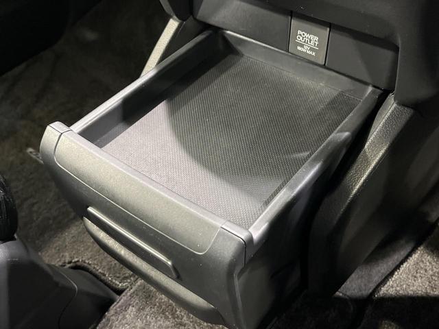 オデッセイ アブソルート・Ｘホンダセンシング　４ＷＤ　禁煙車　純正８型インターナビ　両側電動スライドドア　衝突軽減装置　アダプティブクルーズ　ＬＥＤヘッド　ドライブレコーダー　パワーシート　アイドリングストップ　スマートキー　オートエアコン（61枚目）