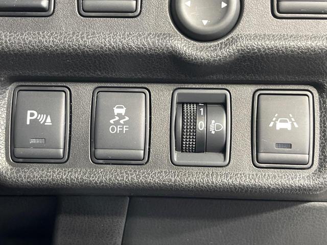 ノート ｅ－パワー　Ｘ　ＦＯＵＲ　４ＷＤ　純正ナビ　バックカメラ　エマージェンシーブレーキ　禁煙車　ドラレコ　コーナーセンサー　スマートキー　ＥＴＣ　車線逸脱警報　オートライト　１６インチＡＷ　Ｂｌｕｅｔｏｏｔｈ再生（7枚目）