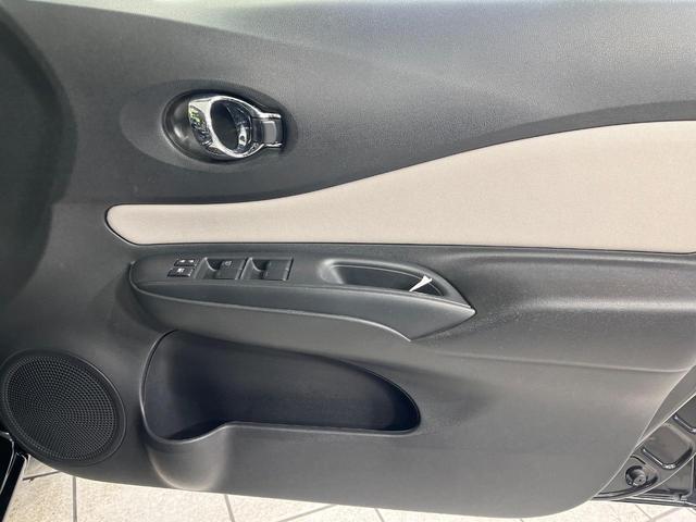 ノート ｅ－パワー　Ｘ　ＦＯＵＲ　４ＷＤ　純正ナビ　バックカメラ　エマージェンシーブレーキ　禁煙車　ドラレコ　コーナーセンサー　スマートキー　ＥＴＣ　車線逸脱警報　オートライト　１６インチＡＷ　Ｂｌｕｅｔｏｏｔｈ再生（41枚目）