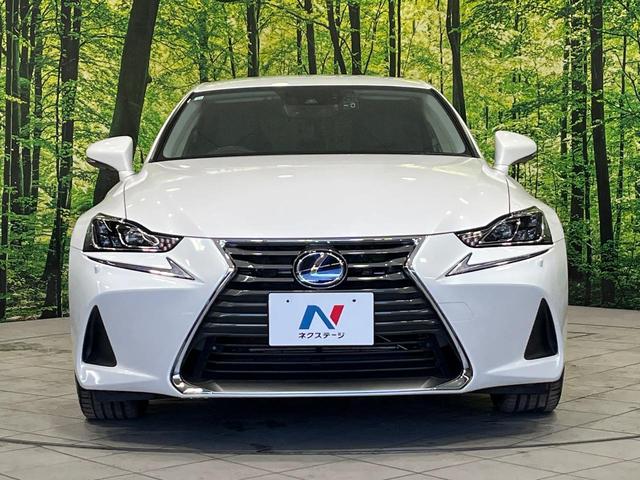 ＩＳ ＩＳ３００ｈ　バージョンＬ　４ＷＤ　純正１０型ナビ　寒冷地仕様　セーフティシステム　ブラインドスポットモニター　クリアランスソナー　ステアリングヒーター　純正１８インチアルミ　シートヒーター　シートベンチレーション　禁煙車（14枚目）