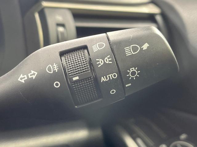 ＩＳ ＩＳ３００ｈ　バージョンＬ　４ＷＤ　純正１０型ナビ　寒冷地仕様　セーフティシステム　ブラインドスポットモニター　クリアランスソナー　ステアリングヒーター　純正１８インチアルミ　シートヒーター　シートベンチレーション　禁煙車（38枚目）