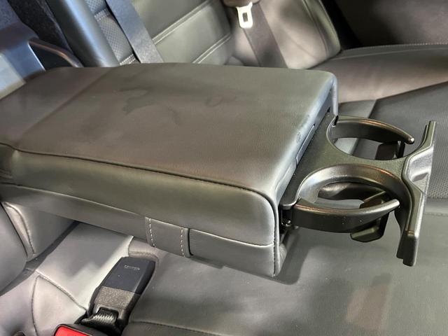 ＩＳ ＩＳ３００ｈ　バージョンＬ　４ＷＤ　純正１０型ナビ　寒冷地仕様　セーフティシステム　ブラインドスポットモニター　クリアランスソナー　ステアリングヒーター　純正１８インチアルミ　シートヒーター　シートベンチレーション　禁煙車（50枚目）