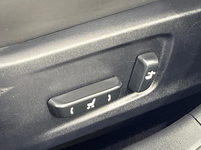 ＩＳ ＩＳ３００ｈ　バージョンＬ　４ＷＤ　純正１０型ナビ　寒冷地仕様　セーフティシステム　ブラインドスポットモニター　クリアランスソナー　ステアリングヒーター　純正１８インチアルミ　シートヒーター　シートベンチレーション　禁煙車（54枚目）