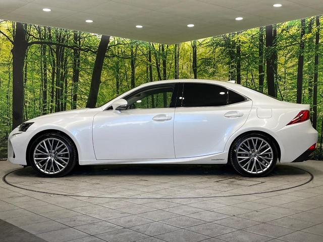 ＩＳ ＩＳ３００ｈ　バージョンＬ　４ＷＤ　純正１０型ナビ　寒冷地仕様　セーフティシステム　ブラインドスポットモニター　クリアランスソナー　ステアリングヒーター　純正１８インチアルミ　シートヒーター　シートベンチレーション　禁煙車（59枚目）