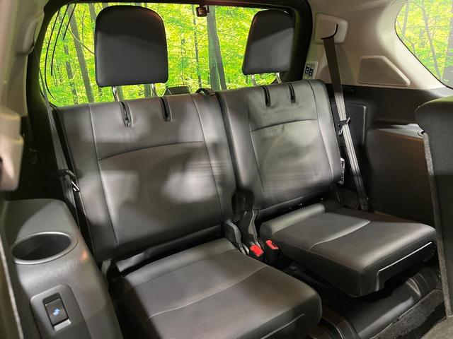 ランドクルーザープラド ＴＸ　Ｌパッケージ　マットブラックエディション　４ＷＤ　サンルーフ　９型メーカーナビ　全方位カメラ　７人乗り　ルーフレール　黒革シート　寒冷地仕様　セーフティセンス　ＬＥＤヘッド　レーダークルーズ　ドラレコ　ＥＴＣ　パワーシート　禁煙車（11枚目）