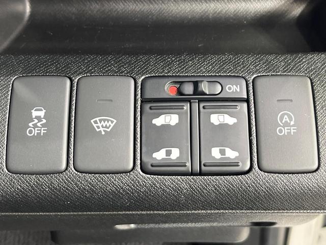 ステップワゴンスパーダ Ｚ　クールスピリット　４ＷＤ　純正９型ナビ　両側電動ドア　後席モニター　バックカメラ　寒冷地仕様　禁煙車　ハーフレザーシート　ドラレコ　スマートキー　ＨＩＤヘッド　ビルトインＥＴＣ　クルコン　純正１６インチアルミ（4枚目）