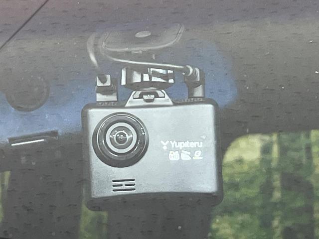 ステップワゴンスパーダ Ｚ　クールスピリット　４ＷＤ　純正９型ナビ　両側電動ドア　後席モニター　バックカメラ　寒冷地仕様　禁煙車　ハーフレザーシート　ドラレコ　スマートキー　ＨＩＤヘッド　ビルトインＥＴＣ　クルコン　純正１６インチアルミ（8枚目）