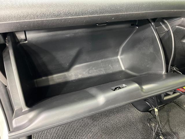 ステップワゴンスパーダ Ｚ　クールスピリット　４ＷＤ　純正９型ナビ　両側電動ドア　後席モニター　バックカメラ　寒冷地仕様　禁煙車　ハーフレザーシート　ドラレコ　スマートキー　ＨＩＤヘッド　ビルトインＥＴＣ　クルコン　純正１６インチアルミ（55枚目）