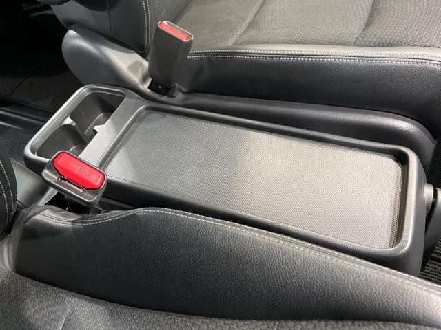 ステップワゴンスパーダ Ｚ　クールスピリット　４ＷＤ　純正９型ナビ　両側電動ドア　後席モニター　バックカメラ　寒冷地仕様　禁煙車　ハーフレザーシート　ドラレコ　スマートキー　ＨＩＤヘッド　ビルトインＥＴＣ　クルコン　純正１６インチアルミ（56枚目）