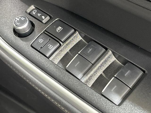 ノア ハイブリッドS-Z 4WD 純正10.5インチナビ フリップダウンモニター 全方位カメラ ユニバーサルステップ BSM デジタルインナーミラー 寒冷地仕様 両側電動スライド パワーバックドア シートヒーター 禁煙車(29枚目)