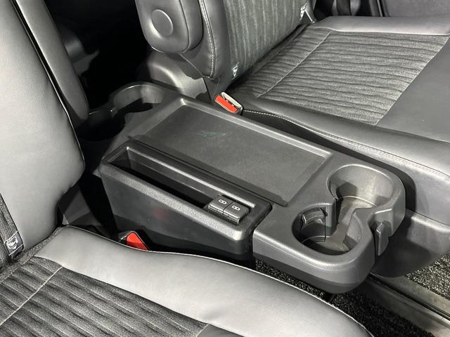 ノア ハイブリッドS-Z 4WD 純正10.5インチナビ フリップダウンモニター 全方位カメラ ユニバーサルステップ BSM デジタルインナーミラー 寒冷地仕様 両側電動スライド パワーバックドア シートヒーター 禁煙車(35枚目)