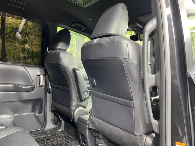 ノア ハイブリッドS-Z 4WD 純正10.5インチナビ フリップダウンモニター 全方位カメラ ユニバーサルステップ BSM デジタルインナーミラー 寒冷地仕様 両側電動スライド パワーバックドア シートヒーター 禁煙車(36枚目)