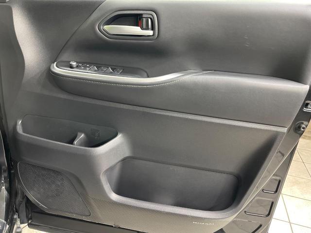 ノア ハイブリッドS-Z 4WD 純正10.5インチナビ フリップダウンモニター 全方位カメラ ユニバーサルステップ BSM デジタルインナーミラー 寒冷地仕様 両側電動スライド パワーバックドア シートヒーター 禁煙車(37枚目)