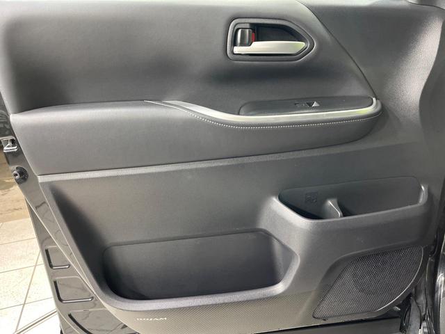 ノア ハイブリッドS-Z 4WD 純正10.5インチナビ フリップダウンモニター 全方位カメラ ユニバーサルステップ BSM デジタルインナーミラー 寒冷地仕様 両側電動スライド パワーバックドア シートヒーター 禁煙車(41枚目)