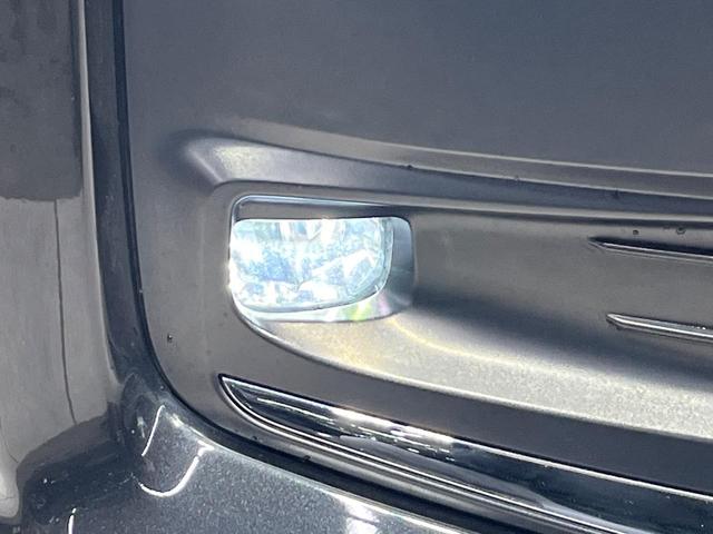 ノア ハイブリッドS-Z 4WD 純正10.5インチナビ フリップダウンモニター 全方位カメラ ユニバーサルステップ BSM デジタルインナーミラー 寒冷地仕様 両側電動スライド パワーバックドア シートヒーター 禁煙車(65枚目)