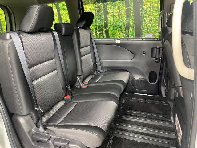 セレナ ハイウェイスターV 4WD 9インチナビ セーフティパックA プロパイロット 全方位カメラ 両側電動スライドドア エマージェンシーブレーキ デジタルミラー LEDヘッド ETC コーナーセンサー 禁煙車(9枚目)