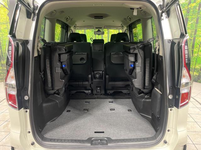 セレナ ハイウェイスターV 4WD 9インチナビ セーフティパックA プロパイロット 全方位カメラ 両側電動スライドドア エマージェンシーブレーキ デジタルミラー LEDヘッド ETC コーナーセンサー 禁煙車(11枚目)