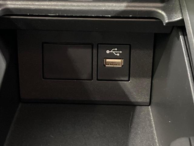 アクア Ｘ　４ＷＤ　純正ディスプレイオーディオ　セーフティーセンス　レーダークルーズ　禁煙車　スマートキー　ＬＥＤヘッド　ビルトインＥＴＣ　オートハイビーム　車線逸脱警報　オートライト　オートエアコン（32枚目）