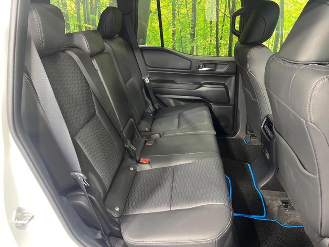 ランドクルーザー250 VX 4WD 12.3インチディスプレイ サンルーフ 7人乗 全周囲カメラ セーフティセンス レーダークルーズ 禁煙車 パワーバックドア パワーシート シートエアコン 黒革シート ETC LEDヘッド(10枚目)