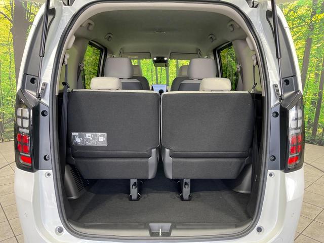 フリード エアー　４ＷＤ　登録済未使用車　純正８インチディスプレイオーディオ　ホンダセンシング　両側電動スライドドア　バックカメラ　アダプティブクルーズ　コーナーセンサー　スマートキー　ＬＥＤヘッド（43枚目）