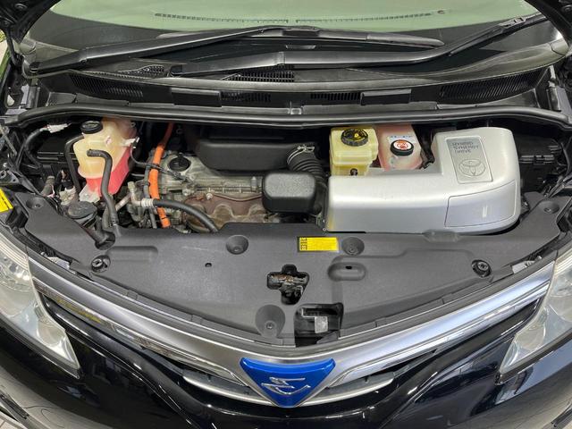 エスティマハイブリッド Ｘ　４ＷＤ　純正ナビ　両側電動ドア　バックカメラ　スマートキー　ＨＩＤヘッド　クルコン　純正１７インチアルミ　オートライト　オートエアコン　Ｂｌｕｅｔｏｏｔｈ　フルセグ　ＨＩＤフォグ（19枚目）