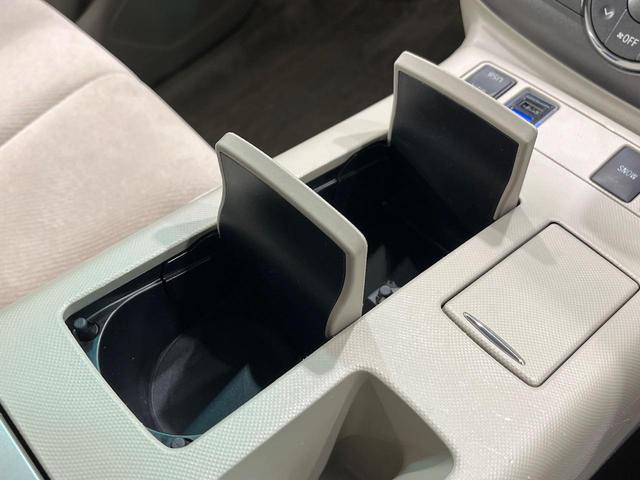 エスティマハイブリッド Ｘ　４ＷＤ　純正ナビ　両側電動ドア　バックカメラ　スマートキー　ＨＩＤヘッド　クルコン　純正１７インチアルミ　オートライト　オートエアコン　Ｂｌｕｅｔｏｏｔｈ　フルセグ　ＨＩＤフォグ（57枚目）