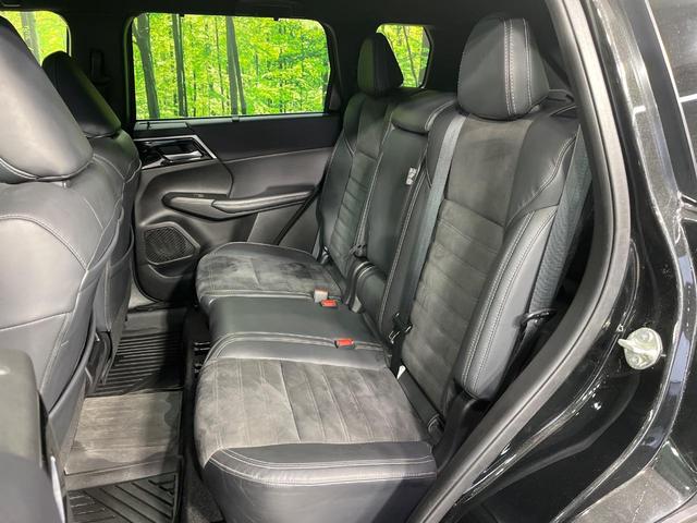 アウトランダーＰＨＥＶ ブラックエディション　４ＷＤ　マルチアラウンドモニタ　ｅ－Ａｓｓｉｓｔ　マイパイロット　禁煙車　電動リアゲート　ハーフレザーシート　前席シートヒーター　ドラレコ　ＥＴＣ　コーナーセンサー　スマートキー　ＬＥＤヘッド（40枚目）
