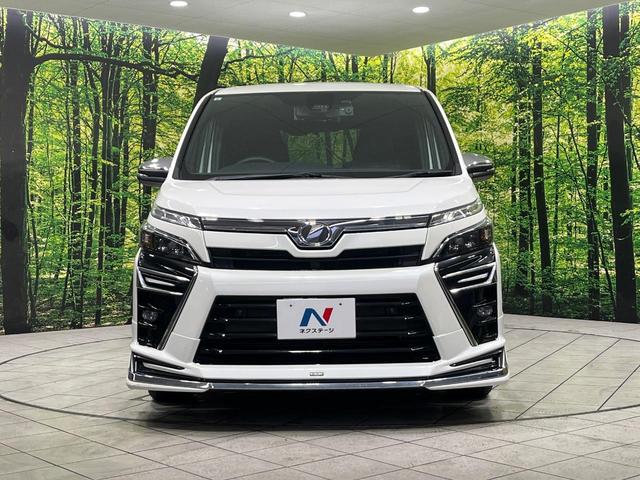 ヴォクシー ＺＳ　煌ＩＩ　４ＷＤ　フルエアロ　両側電動ドア　９型ナビ　バックカメラ　寒冷地仕様　衝突被害軽減システム　禁煙車　コーナーセンサー　ドラレコ　コーナーセンサー　スマートキー　ＬＥＤヘッド　クルコン　車線逸脱警報（16枚目）