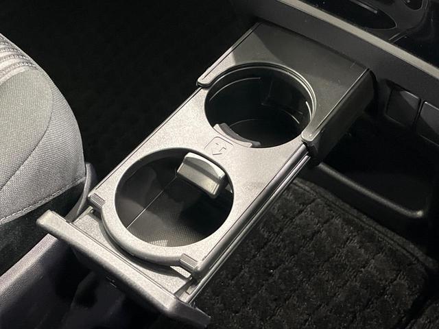 ヴォクシー ＺＳ　煌ＩＩ　４ＷＤ　フルエアロ　両側電動ドア　９型ナビ　バックカメラ　寒冷地仕様　衝突被害軽減システム　禁煙車　コーナーセンサー　ドラレコ　コーナーセンサー　スマートキー　ＬＥＤヘッド　クルコン　車線逸脱警報（59枚目）