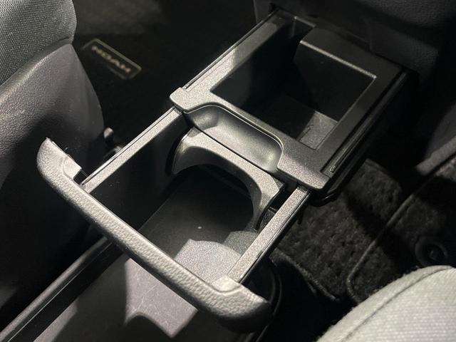 ノア ハイブリッドＸ　４ＷＤ　ＳＤナビ　両側電動スライドドア　トヨタセーフティセンス　後席モニター　バックカメラ　寒冷地仕様　レーダークルーズ　スマートキー　ＬＥＤヘッド　ビルトインＥＴＣ　純正１６インチアルミ（61枚目）