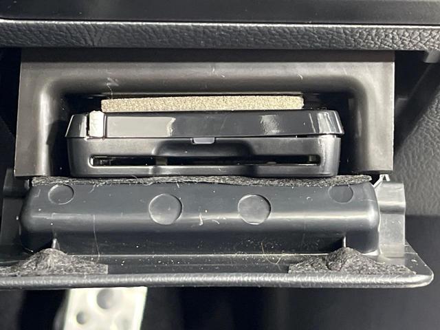 レガシィＢ４ リミテッド　４ＷＤ　ダイアトーンサウンドナビ　バックカメラ　禁煙車　衝突被害軽減ブレーキ　レーダクルーズ　黒革シート　メモリー機能付パワーシート　ＥＴＣ　ドライブレコーダー　シートヒーター　フルセグ（32枚目）