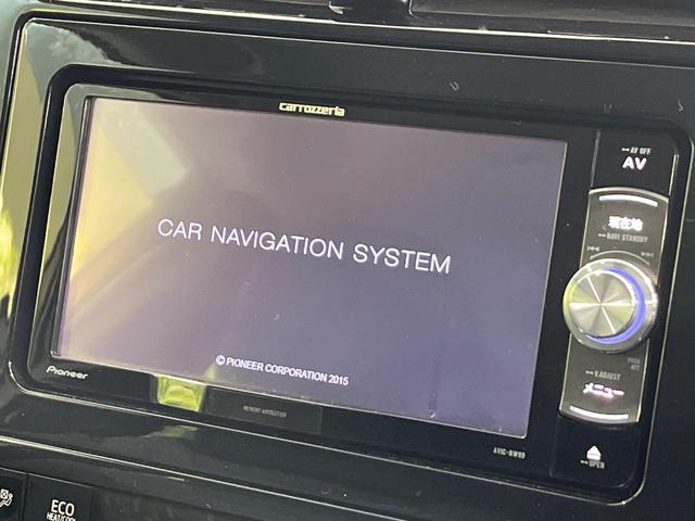 プリウス Ｓ　４ＷＤ　ＳＤナビ　バックカメラ　寒冷地仕様　衝突被害軽減システム　ドラレコ　スマートキー　ＬＥＤヘッド　クルコン　オートハイビーム　オートライト　オートエアコン　Ｂｌｕｅｔｏｏｔｈ　ＣＤ　ＤＶＤ再生（3枚目）