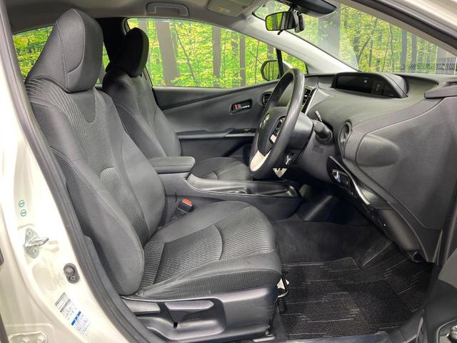 プリウス Ｓ　４ＷＤ　ＳＤナビ　バックカメラ　寒冷地仕様　衝突被害軽減システム　ドラレコ　スマートキー　ＬＥＤヘッド　クルコン　オートハイビーム　オートライト　オートエアコン　Ｂｌｕｅｔｏｏｔｈ　ＣＤ　ＤＶＤ再生（9枚目）