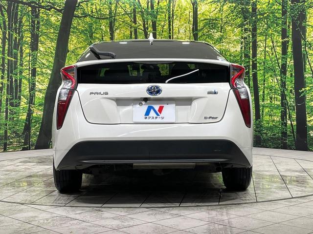 プリウス Ｓ　４ＷＤ　ＳＤナビ　バックカメラ　寒冷地仕様　衝突被害軽減システム　ドラレコ　スマートキー　ＬＥＤヘッド　クルコン　オートハイビーム　オートライト　オートエアコン　Ｂｌｕｅｔｏｏｔｈ　ＣＤ　ＤＶＤ再生（16枚目）