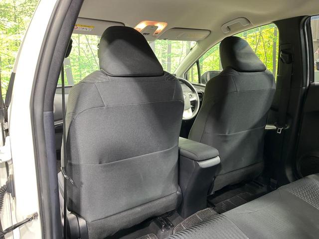 プリウス Ｓ　４ＷＤ　ＳＤナビ　バックカメラ　寒冷地仕様　衝突被害軽減システム　ドラレコ　スマートキー　ＬＥＤヘッド　クルコン　オートハイビーム　オートライト　オートエアコン　Ｂｌｕｅｔｏｏｔｈ　ＣＤ　ＤＶＤ再生（26枚目）