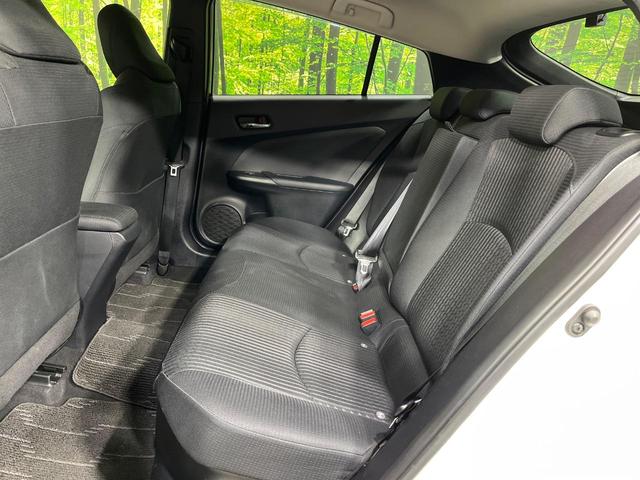 プリウス Ｓ　４ＷＤ　ＳＤナビ　バックカメラ　寒冷地仕様　衝突被害軽減システム　ドラレコ　スマートキー　ＬＥＤヘッド　クルコン　オートハイビーム　オートライト　オートエアコン　Ｂｌｕｅｔｏｏｔｈ　ＣＤ　ＤＶＤ再生（29枚目）