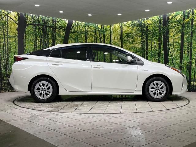 プリウス Ｓ　４ＷＤ　ＳＤナビ　バックカメラ　寒冷地仕様　衝突被害軽減システム　ドラレコ　スマートキー　ＬＥＤヘッド　クルコン　オートハイビーム　オートライト　オートエアコン　Ｂｌｕｅｔｏｏｔｈ　ＣＤ　ＤＶＤ再生（31枚目）