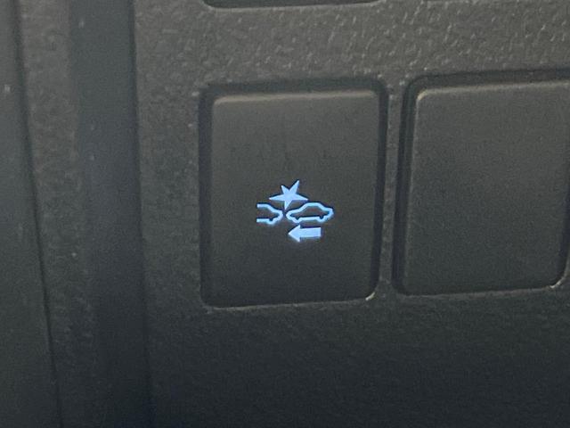 アルファードハイブリッド Ｇ　４ＷＤ　禁煙車　純正９インチナビ　バックカメラ　両側電動スライドドア　レーダークルーズコントロール　プリクラッシュセーフティ　クリアランスソナー　ＥＴＣ　純正１７インチアルミ　ドライブレコーダー（6枚目）